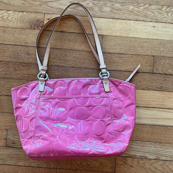 COACH LEAH EMBOSSED PATENT LEATHER TOTE PINK #14663 - Picture 2 of 8